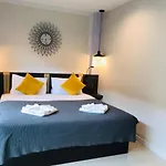 Ingnam Pool Villa
